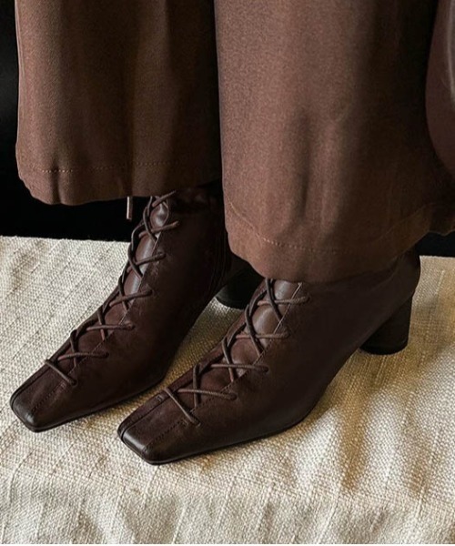 AMELY（エミリー）の「スクエアトゥレースアップブーツ（ブーツ・レディース・カーキ/ブラック/ブラウン・36/35/39/38/37）」の3枚目の写真