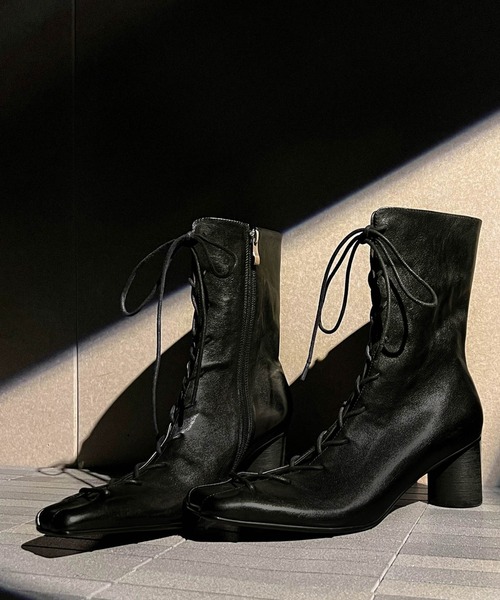 AMELY（エミリー）の「スクエアトゥレースアップブーツ（ブーツ・レディース・カーキ/ブラック/ブラウン・36/35/39/38/37）」の2枚目の写真