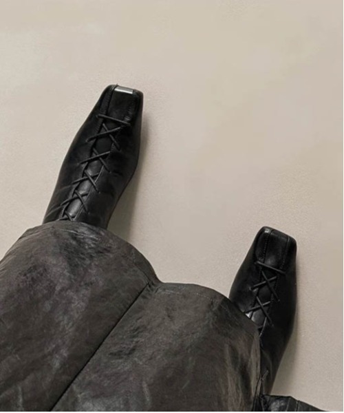 AMELY（エミリー）の「スクエアトゥレースアップブーツ（ブーツ・レディース・カーキ/ブラック/ブラウン・36/35/39/38/37）」の6枚目の写真