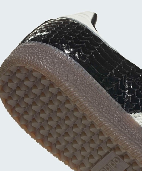 adidas（アディダス）の「サンバ / SAMBA / アディダスオリジナルス adidas Originals（スニーカー・レディース・シルバー/ブラック・22.0cm/27.5cm/28.0cm/28.5cm/29.0cm/29.5cm/22.5cm/23.0cm/23.5cm/24.5cm/25.5cm/26.0cm/26.5cm/27.0cm/25.0cm/24.0cm）」の9枚目の写真