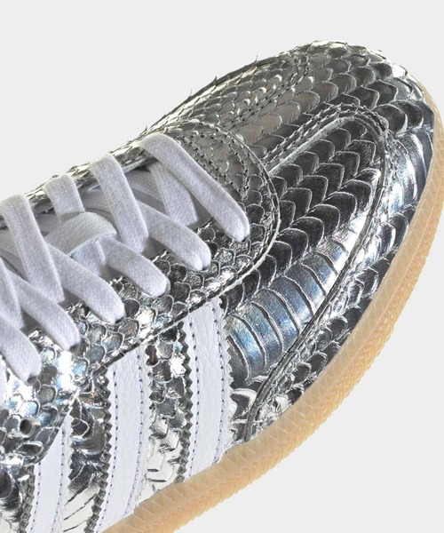 adidas（アディダス）の「サンバ / SAMBA / アディダスオリジナルス adidas Originals（スニーカー・レディース・シルバー/ブラック・22.0cm/27.5cm/28.0cm/28.5cm/29.0cm/29.5cm/22.5cm/23.0cm/23.5cm/24.5cm/25.5cm/26.0cm/26.5cm/27.0cm/25.0cm/24.0cm）」の15枚目の写真