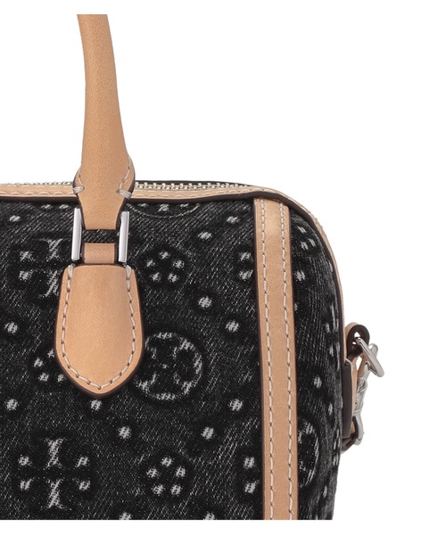 TORY BURCH（トリーバーチ）の「Tモノグラム デニム バレルバッグ（ショルダーバッグ・レディース・ブラック・ONE SIZE）」の3枚目の写真