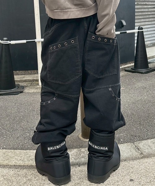 Chikashitsu +(チカシツプラス)の「【Chikashitsu +】eyelet pocket balloon pants / 【チカシツプラス】アイレットポケットバルーンパンツ(デニムパンツ・メンズ・ブラック・M/L)」の3枚目の写真