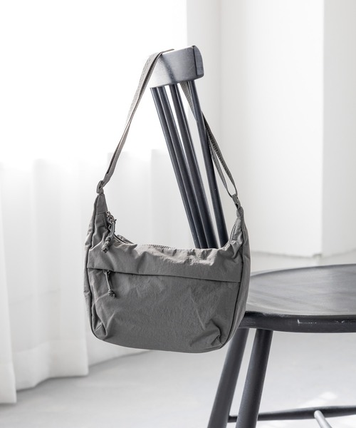 GLOBAL WORK（グローバルワーク）の「撥水ライト5ポケットショルダー/646382（ショルダーバッグ・メンズ・ブラック/アイボリー/ブルー/チャコールグレー/グリーン/ライトグレー・FREE）」の3枚目の写真