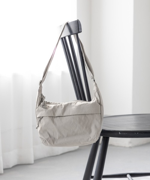 GLOBAL WORK（グローバルワーク）の「撥水ライト5ポケットショルダー/646382（ショルダーバッグ・メンズ・ブラック/アイボリー/ブルー/チャコールグレー/グリーン/ライトグレー・FREE）」の4枚目の写真