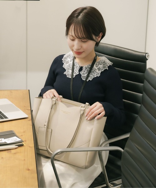 JILL by JILL STUART（ジルバイジルスチュアート）の「【再入荷】ハートカッティングA4トートバッグ（トートバッグ・レディース・ホワイト/ベージュ/ブラック・FREE）」の8枚目の写真