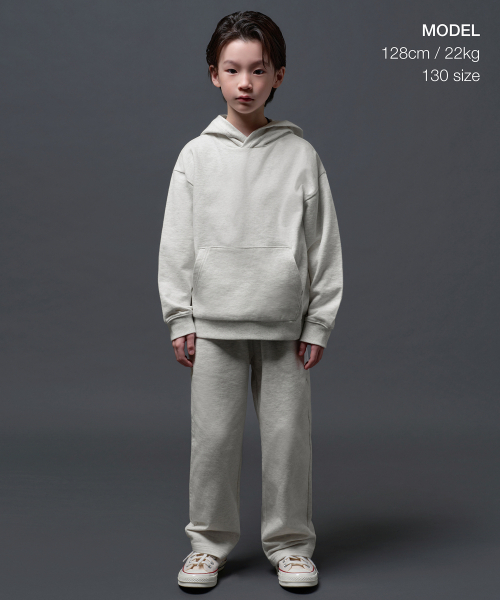 MUSINSA STANDARD KIDS（ムシンサスタンダードキッズ）の「ラウンジスウェットパンツ [オートミール]（スウェットパンツ・レディース・その他・160/110/120/130/140/150/100）」の2枚目の写真
