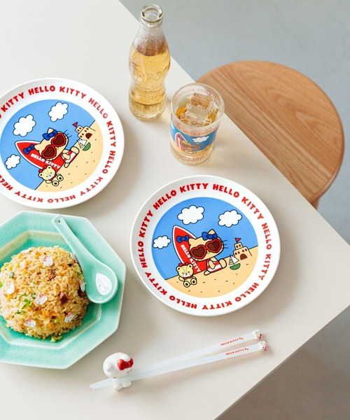 Me%(ミィパーセント)の「【HELLO KITTY】プレート 635189(食器・レディース・レッド/ゴールド/ブラック・FREE)」の4枚目の写真