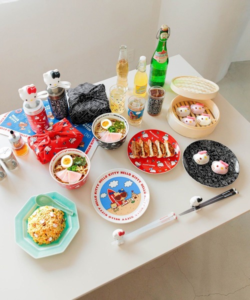 Me%(ミィパーセント)の「【HELLO KITTY】プレート 635189(食器・レディース・レッド/ゴールド/ブラック・FREE)」の6枚目の写真