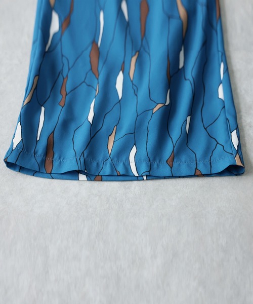 antiqua(アンティカ)の「アート柄 ルーズ ワイドパンツ(その他パンツ・レディース・ブルー/ブラック・ONESIZE)」の11枚目の写真