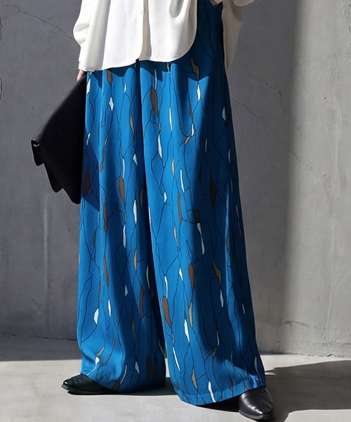 antiqua(アンティカ)の「アート柄 ルーズ ワイドパンツ(その他パンツ・レディース・ブルー/ブラック・ONESIZE)」の5枚目の写真