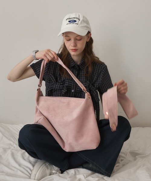Birthday room（バースデイルーム）の「【大容量】2wayスエードライクショルダーBAG/2-way suede-like shoulder bag（ショルダーバッグ・レディース・ピンク/ブラウン・FREE）」の12枚目の写真