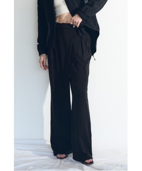 Muel Chic(ミュエルシック)の「Nove sweat denim pants ノーヴェスウェットデニムパンツ(デニムパンツ・レディース・ブルー/ブラック/インディゴブルー・SMALL/MEDIUM)」の5枚目の写真