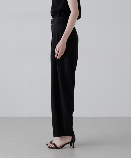 ADORE(アドーア)の「◆ハイブリッドデニムパンツ(デニムパンツ・レディース・ブラック/ベージュ・38/36)」の5枚目の写真