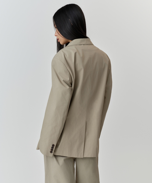 MUSINSA STANDARD WOMAN（ムシンサスタンダードウーマン）の「ウィメンズウォッシュドコットンオーバーサイズブレザー[カーキベージュ]（テーラードジャケット・レディース・その他・X-SMALL/SMALL/MEDIUM/LARGE）」の3枚目の写真