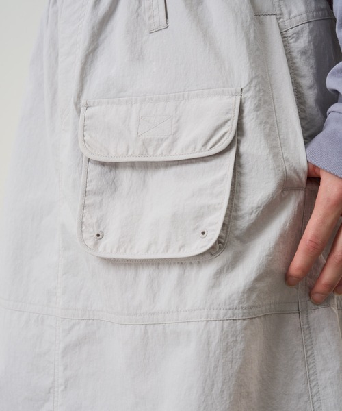 Gramicci(グラミチ)の「NYLON UTILITY SKIRT|ナイロンユーティリティスカート(スカート・レディース・オリーブ/ネイビー系/ブラック/キナリ・M/L/S)」の6枚目の写真