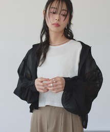 トレンド感あるシアーシャツとシンプルなリブTシャツの2点セット