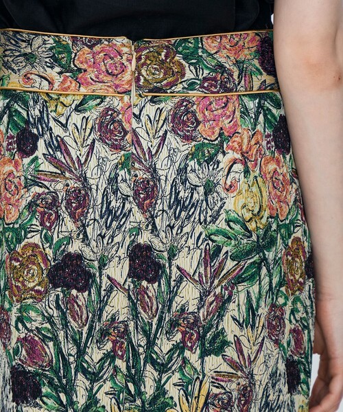 TOMORROWLAND collection(トゥモローランドコレクション)の「【WEB先行予約】ビンテージフラワージャカード パイピングストレートスカート(スカート・レディース・グリーン系その他・36/34)」の7枚目の写真