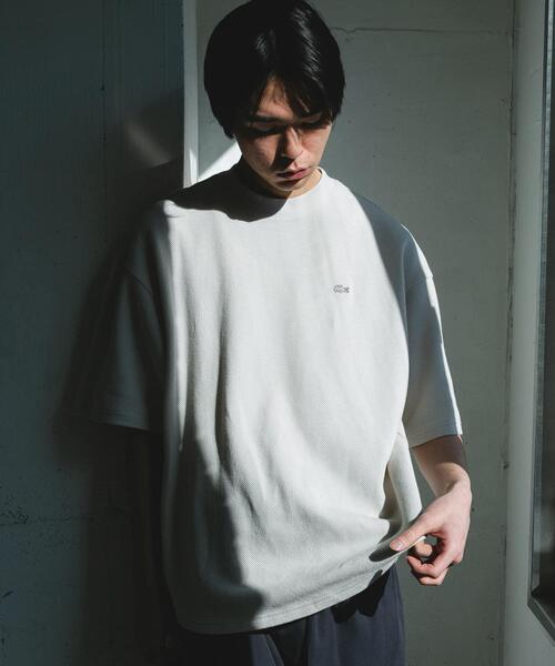 LACOSTE(ラコステ)の「『別注』LACOSTE×DOORS THICK PIQUE ROUND SHORT-SLEEVE(Tシャツ/カットソー・メンズ・グリーン/ライトブルー/アイボリー/ネイビー・3/4)」の5枚目の写真