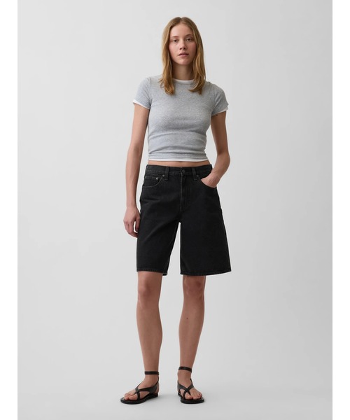 GAP(ギャップ)の「11インチ ミッドライズ ロングライン デニムショートパンツ(デニムパンツ・レディース・ブラック・26/25/23/24/27/28/29/30)」の3枚目の写真