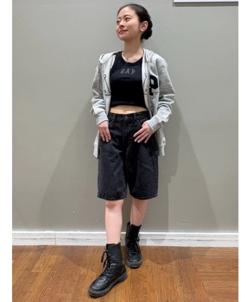 GAP(ギャップ)の「11インチ ミッドライズ ロングライン デニムショートパンツ(デニムパンツ・レディース・ブラック・26/25/23/24/27/28/29/30)」の10枚目の写真