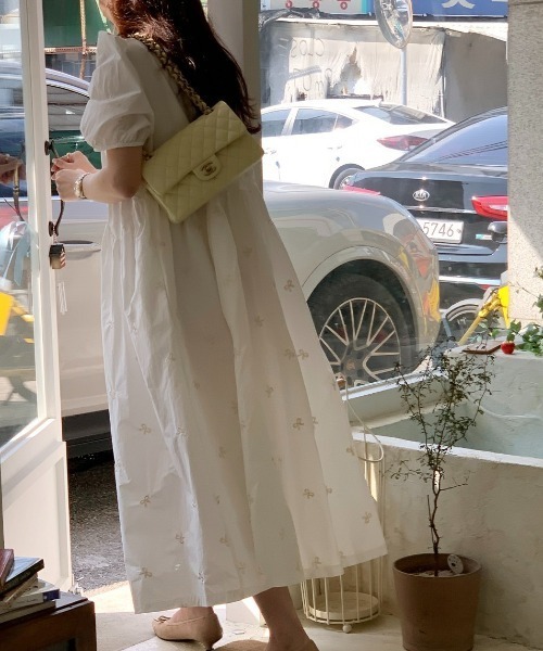 FREE STYLISTS(フリー スタイリスト)の「YUGA_YGMC Korean style ribbon embroidered French sleeve dress(ワンピース・レディース・ホワイト/ベージュ・FREE)」の22枚目の写真