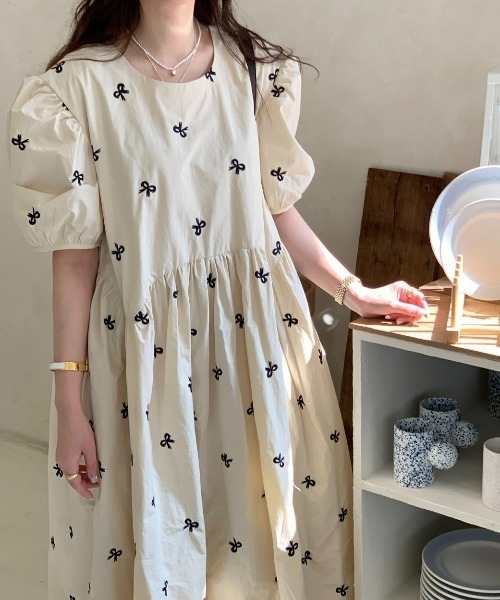 FREE STYLISTS(フリー スタイリスト)の「YUGA_YGMC Korean style ribbon embroidered French sleeve dress(ワンピース・レディース・ホワイト/ベージュ・FREE)」の20枚目の写真