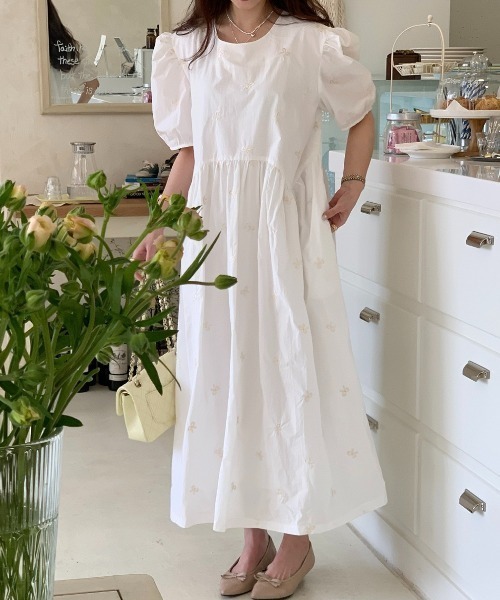 FREE STYLISTS(フリー スタイリスト)の「YUGA_YGMC Korean style ribbon embroidered French sleeve dress(ワンピース・レディース・ホワイト/ベージュ・FREE)」の5枚目の写真