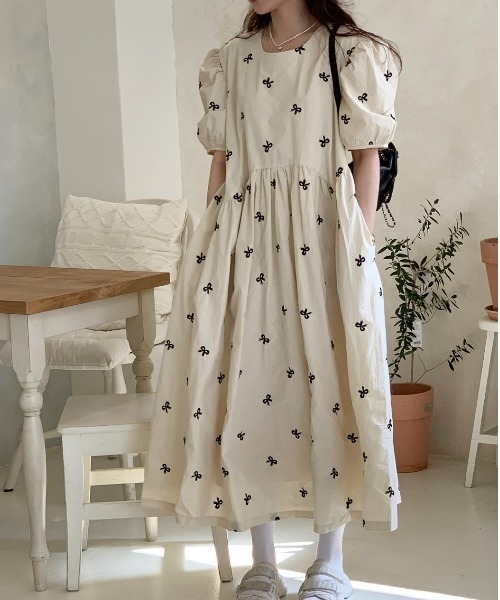 FREE STYLISTS(フリー スタイリスト)の「YUGA_YGMC Korean style ribbon embroidered French sleeve dress(ワンピース・レディース・ホワイト/ベージュ・FREE)」の19枚目の写真