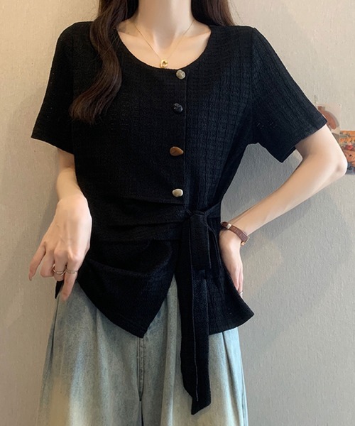 2ly2(トゥーリートゥー)の「サイドリボンデザイントップス / ボタン付き ニット風カットソー(シャツ/ブラウス・レディース・グリーン/ピンク/ブラック・FREE)」の8枚目の写真