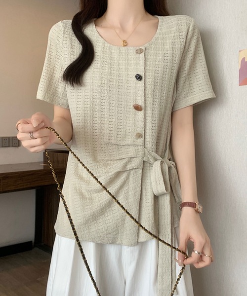 2ly2(トゥーリートゥー)の「サイドリボンデザイントップス / ボタン付き ニット風カットソー(シャツ/ブラウス・レディース・グリーン/ピンク/ブラック・FREE)」の5枚目の写真
