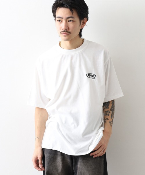 FUNALIVE(ファンアライブ)の「ワンポイント/サガラ/シルキーエアー 刺繍 ロゴ プリント 半袖 Tシャツ(Tシャツ/カットソー・メンズ・レディッシュグレー/ホワイト系3/ネイビー系2/ブラック系2/ダークグリーン/ブラック系3/ネイビー系1/ブラウン/ブラック系1/ホワイト系2/ホワイト系1/ダークグリーン系/ネイビー系3/ホワイト系7/パープル系1/ネイビー系4/ホワイト系8/パープル系2/ネイビー系5/ダークグリーン系1/ホワイト系5/ブラック系5/ブラック系6/ブラック系7/ブラウン系1/グレー系2/グレー系3/グレー系4/ブラウン系/ブラウン系2/ブラック/ダークグリーン系2/ホワイト系4/ダークグリーン系3/ブラウン系3/ホワイト系6/ブラック系/ブラック系4/ブラウン系5/グレー系1/ブラック系8/ブラウン系4/ブラック系9・LL/L/M)」の2枚目の写真