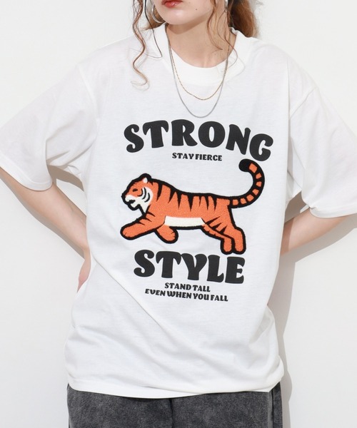 FUNALIVE(ファンアライブ)の「ワンポイント/サガラ/シルキーエアー 刺繍 ロゴ プリント 半袖 Tシャツ(Tシャツ/カットソー・メンズ・レディッシュグレー/ホワイト系3/ネイビー系2/ブラック系2/ダークグリーン/ブラック系3/ネイビー系1/ブラウン/ブラック系1/ホワイト系2/ホワイト系1/ダークグリーン系/ネイビー系3/ホワイト系7/パープル系1/ネイビー系4/ホワイト系8/パープル系2/ネイビー系5/ダークグリーン系1/ホワイト系5/ブラック系5/ブラック系6/ブラック系7/ブラウン系1/グレー系2/グレー系3/グレー系4/ブラウン系/ブラウン系2/ブラック/ダークグリーン系2/ホワイト系4/ダークグリーン系3/ブラウン系3/ホワイト系6/ブラック系/ブラック系4/ブラウン系5/グレー系1/ブラック系8/ブラウン系4/ブラック系9・LL/L/M)」の3枚目の写真