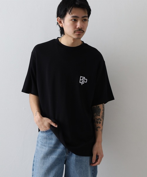 FUNALIVE(ファンアライブ)の「ワンポイント/サガラ/シルキーエアー 刺繍 ロゴ プリント 半袖 Tシャツ(Tシャツ/カットソー・メンズ・レディッシュグレー/ホワイト系3/ネイビー系2/ブラック系2/ダークグリーン/ブラック系3/ネイビー系1/ブラウン/ブラック系1/ホワイト系2/ホワイト系1/ダークグリーン系/ネイビー系3/ホワイト系7/パープル系1/ネイビー系4/ホワイト系8/パープル系2/ネイビー系5/ダークグリーン系1/ホワイト系5/ブラック系5/ブラック系6/ブラック系7/ブラウン系1/グレー系2/グレー系3/グレー系4/ブラウン系/ブラウン系2/ブラック/ダークグリーン系2/ホワイト系4/ダークグリーン系3/ブラウン系3/ホワイト系6/ブラック系/ブラック系4/ブラウン系5/グレー系1/ブラック系8/ブラウン系4/ブラック系9・LL/L/M)」の14枚目の写真