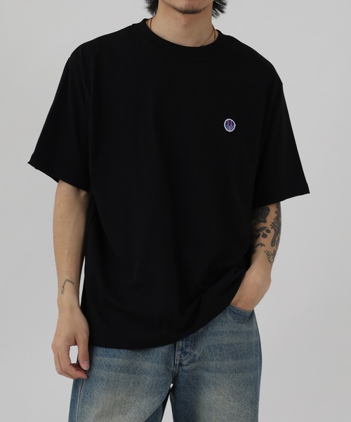 FUNALIVE(ファンアライブ)の「ワンポイント/サガラ/シルキーエアー 刺繍 ロゴ プリント 半袖 Tシャツ(Tシャツ/カットソー・メンズ・レディッシュグレー/ホワイト系3/ネイビー系2/ブラック系2/ダークグリーン/ブラック系3/ネイビー系1/ブラウン/ブラック系1/ホワイト系2/ホワイト系1/ダークグリーン系/ネイビー系3/ホワイト系7/パープル系1/ネイビー系4/ホワイト系8/パープル系2/ネイビー系5/ダークグリーン系1/ホワイト系5/ブラック系5/ブラック系6/ブラック系7/ブラウン系1/グレー系2/グレー系3/グレー系4/ブラウン系/ブラウン系2/ブラック/ダークグリーン系2/ホワイト系4/ダークグリーン系3/ブラウン系3/ホワイト系6/ブラック系/ブラック系4/ブラウン系5/グレー系1/ブラック系8/ブラウン系4/ブラック系9・LL/L/M)」の17枚目の写真