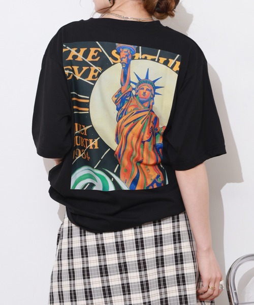 FUNALIVE(ファンアライブ)の「ワンポイント/サガラ/シルキーエアー 刺繍 ロゴ プリント 半袖 Tシャツ(Tシャツ/カットソー・メンズ・レディッシュグレー/ホワイト系3/ネイビー系2/ブラック系2/ダークグリーン/ブラック系3/ネイビー系1/ブラウン/ブラック系1/ホワイト系2/ホワイト系1/ダークグリーン系/ネイビー系3/ホワイト系7/パープル系1/ネイビー系4/ホワイト系8/パープル系2/ネイビー系5/ダークグリーン系1/ホワイト系5/ブラック系5/ブラック系6/ブラック系7/ブラウン系1/グレー系2/グレー系3/グレー系4/ブラウン系/ブラウン系2/ブラック/ダークグリーン系2/ホワイト系4/ダークグリーン系3/ブラウン系3/ホワイト系6/ブラック系/ブラック系4/ブラウン系5/グレー系1/ブラック系8/ブラウン系4/ブラック系9・LL/L/M)」の19枚目の写真