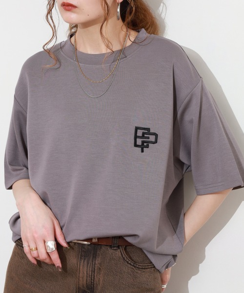 FUNALIVE(ファンアライブ)の「ワンポイント/サガラ/シルキーエアー 刺繍 ロゴ プリント 半袖 Tシャツ(Tシャツ/カットソー・メンズ・レディッシュグレー/ホワイト系3/ネイビー系2/ブラック系2/ダークグリーン/ブラック系3/ネイビー系1/ブラウン/ブラック系1/ホワイト系2/ホワイト系1/ダークグリーン系/ネイビー系3/ホワイト系7/パープル系1/ネイビー系4/ホワイト系8/パープル系2/ネイビー系5/ダークグリーン系1/ホワイト系5/ブラック系5/ブラック系6/ブラック系7/ブラウン系1/グレー系2/グレー系3/グレー系4/ブラウン系/ブラウン系2/ブラック/ダークグリーン系2/ホワイト系4/ダークグリーン系3/ブラウン系3/ホワイト系6/ブラック系/ブラック系4/ブラウン系5/グレー系1/ブラック系8/ブラウン系4/ブラック系9・LL/L/M)」の21枚目の写真