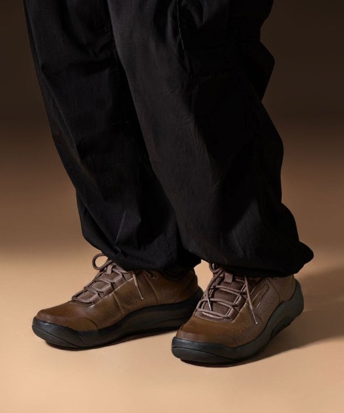 Reebok（リーボック）の「DMX コンフォート + クラシック / DMX COMFORT + CLASSIC（スニーカー・メンズ・アイボリー/ブラック/ブラウン/ホワイト×ブルー・22.5cm/23.0cm/23.5cm/24.5cm/24.0cm/25.0cm/25.5cm/26.0cm/26.5cm/27.0cm/27.5cm/28.0cm/28.5cm/29.0cm/30.0cm/31cm）」の4枚目の写真