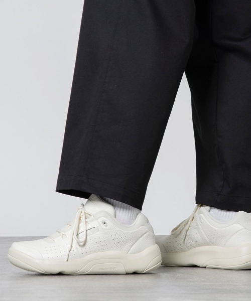 Reebok（リーボック）の「DMX コンフォート + クラシック / DMX COMFORT + CLASSIC（スニーカー・メンズ・アイボリー/ブラック/ブラウン/ホワイト×ブルー・22.5cm/23.0cm/23.5cm/24.5cm/24.0cm/25.0cm/25.5cm/26.0cm/26.5cm/27.0cm/27.5cm/28.0cm/28.5cm/29.0cm/30.0cm/31cm）」の21枚目の写真