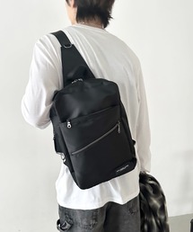MAFA PACIFIC LIMITED（マファパシフィックリミテッド）の「[A4サイズ対応]簡易保冷温ポケット付き ボディバッグ/ワンショルダー（ボディバッグ/ウエストポーチ）」