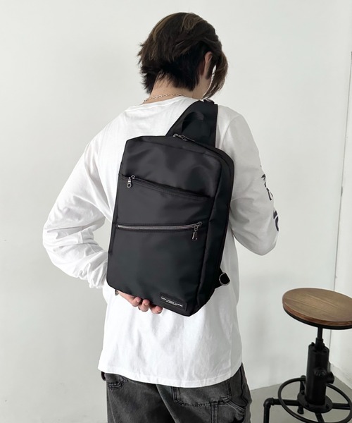 MAFA PACIFIC LIMITED（マファパシフィックリミテッド）の「[A4サイズ対応]簡易保冷温ポケット付き ボディバッグ/ワンショルダー（ボディバッグ/ウエストポーチ・メンズ・ネイビー/ブラック・FREE）」の5枚目の写真