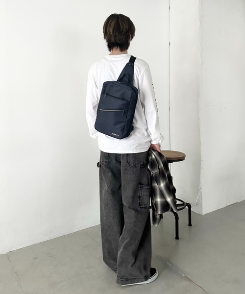 MAFA PACIFIC LIMITED（マファパシフィックリミテッド）の「[A4サイズ対応]簡易保冷温ポケット付き ボディバッグ/ワンショルダー（ボディバッグ/ウエストポーチ・メンズ・ネイビー/ブラック・FREE）」の14枚目の写真