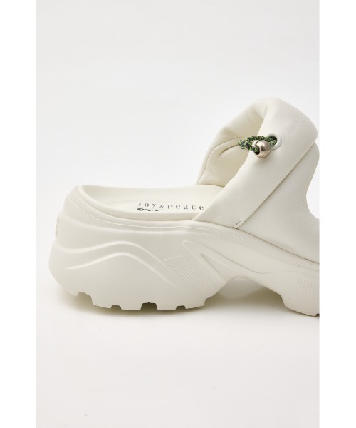 STACCATO(スタッカート)の「ハリスパッファーボリュームサンダル(サンダル・レディース・ブラック/ホワイト・22.5cm/23cm/23.5cm/24cm/24.5cm)」の16枚目の写真
