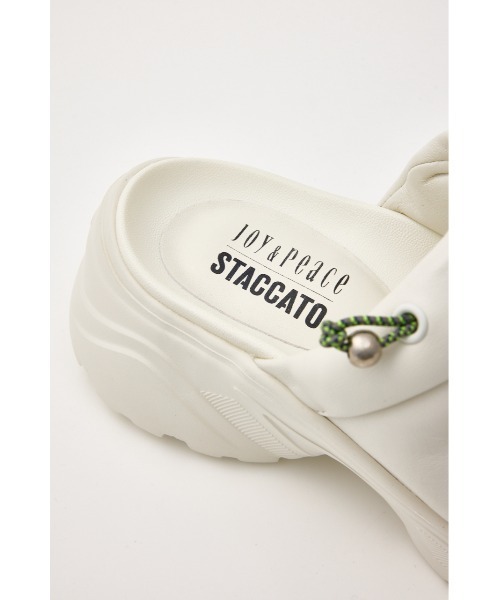 STACCATO(スタッカート)の「ハリスパッファーボリュームサンダル(サンダル・レディース・ブラック/ホワイト・22.5cm/23cm/23.5cm/24cm/24.5cm)」の20枚目の写真