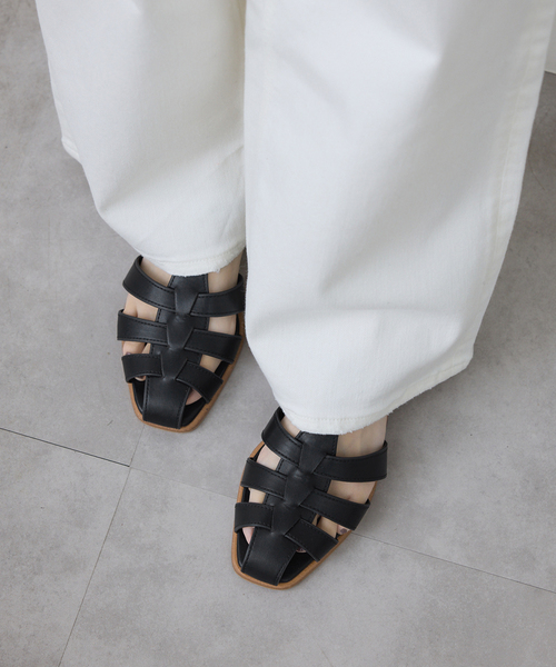 SLOBE IENA(スローブイエナ)の「《追加2》SLOBE レザーグルカサンダル(サンダル・レディース・ブラック・23cm/23.5cm/24cm/24.5cm)」の10枚目の写真