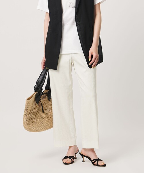 UNITED ARROWS(ユナイテッドアローズ)の「NALYA クロップドパンツ OFF WHITE(スラックス・レディース・オフホワイト・36/38/34/40)」の1枚目の写真