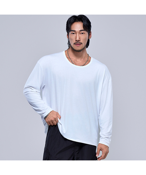 PHYSICAL GARMENTS（フィジカルガーメンツ）の「P2582 Uネック オーバーサイズ 長袖Tシャツ [4COLOR]（Tシャツ/カットソー・メンズ・グレー/ブラック/カーキ/ホワイト・1/2/3）」の2枚目の写真