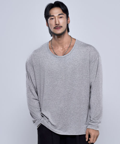 PHYSICAL GARMENTS（フィジカルガーメンツ）の「P2582 Uネック オーバーサイズ 長袖Tシャツ [4COLOR]（Tシャツ/カットソー・メンズ・グレー/ブラック/カーキ/ホワイト・1/2/3）」の5枚目の写真