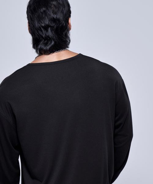 PHYSICAL GARMENTS（フィジカルガーメンツ）の「P2582 Uネック オーバーサイズ 長袖Tシャツ [4COLOR]（Tシャツ/カットソー・メンズ・グレー/ブラック/カーキ/ホワイト・1/2/3）」の8枚目の写真