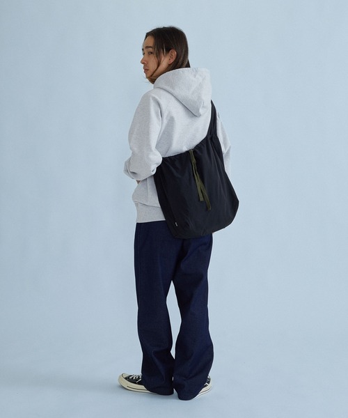SILAS(サイラス)の「RAGLAN HOODED SWEATSHIRT(パーカー・メンズ・マスタード/ブラック/アッシュ・XL/L/M)」の17枚目の写真